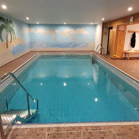 Imberg-suite Mit Schwimmbad Apartman